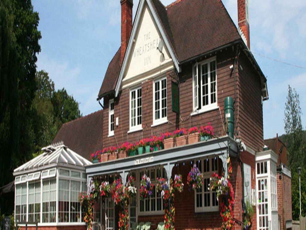 The Wheatsheaf Inn Haslemere Exterior photo